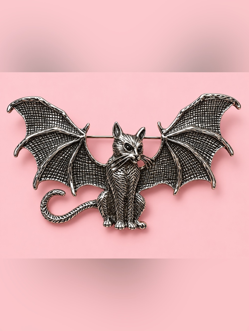 Silver Bat-Wing Cat Brooch – Stylish Pet-Themed Accessory